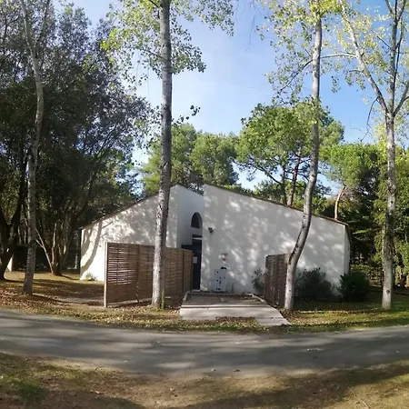 Campsite Les Maraises Saint-Martin-de-Re