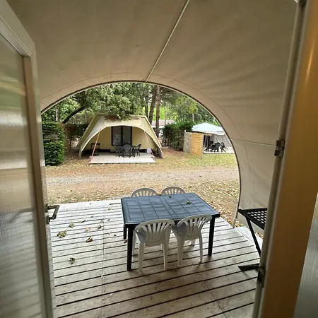 Les Maraises Кемпинг 3*