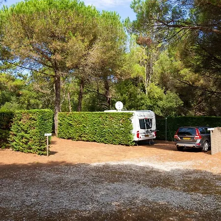Camping Les Maraises 3*