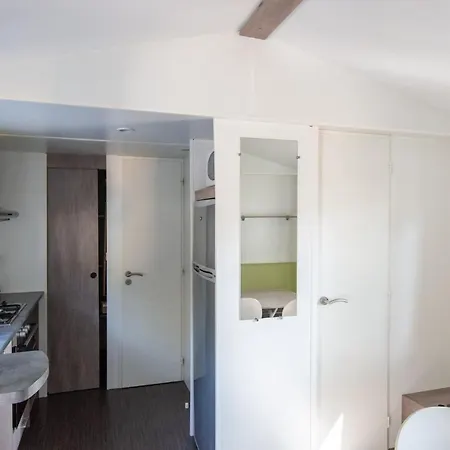 Les Maraises Кемпинг Сен-Мартен-де-Ре