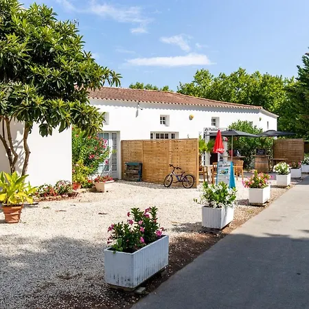 Les Maraises 3*