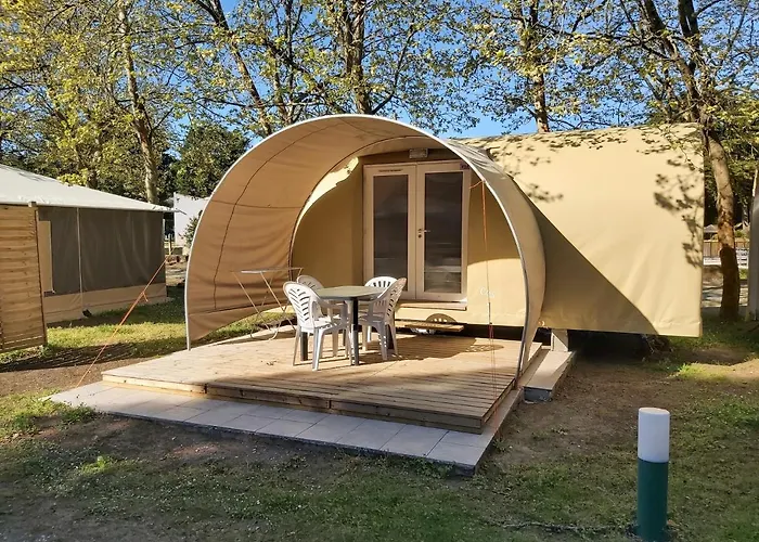 Les Maraises Camping 3*