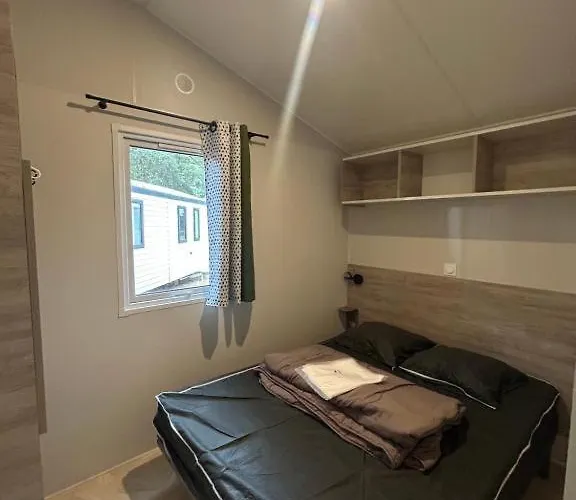 Les Maraises Camping 3*